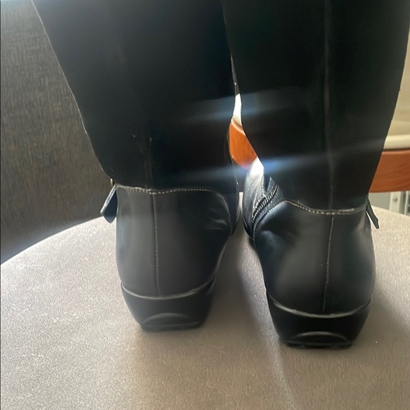 Naturalizer Black Jadis Suede Boots with Side Buckles Women's 8 - Picture 7 of 11